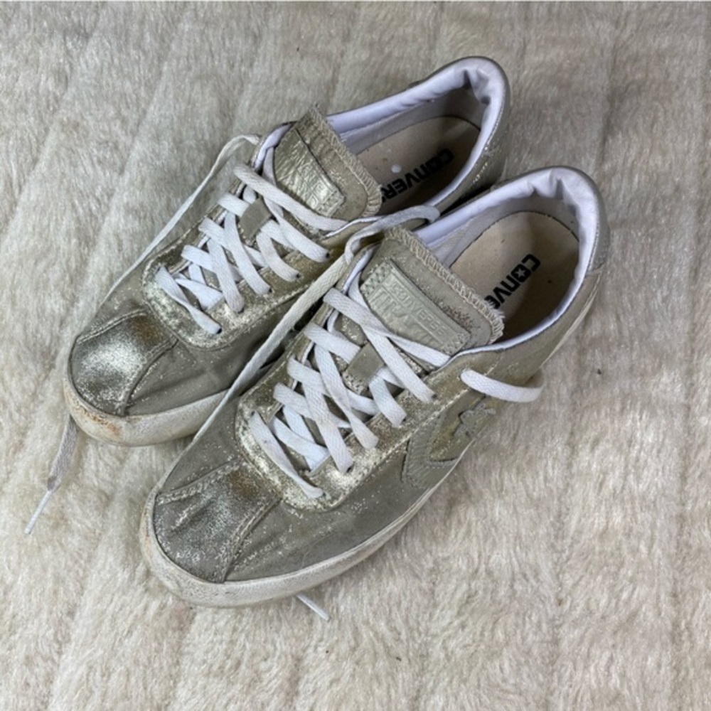 𝅺CONVERSE Gold Metallic Sneakers WOMENS 7